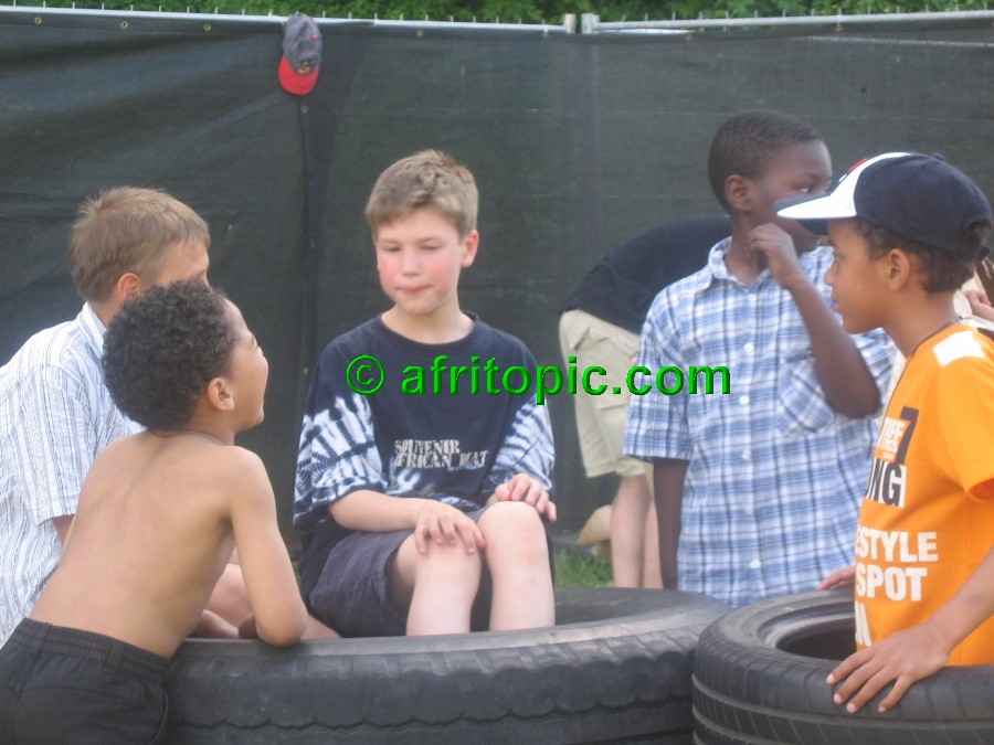 ../Images/AfricaFestival-26-27-28May05 028.jpg